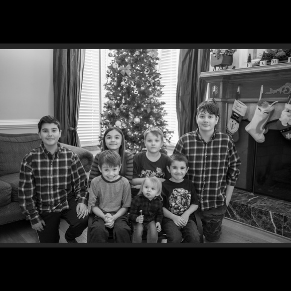 Meet your Posher, Cristina young mom of 7 - Picture 11 of 13